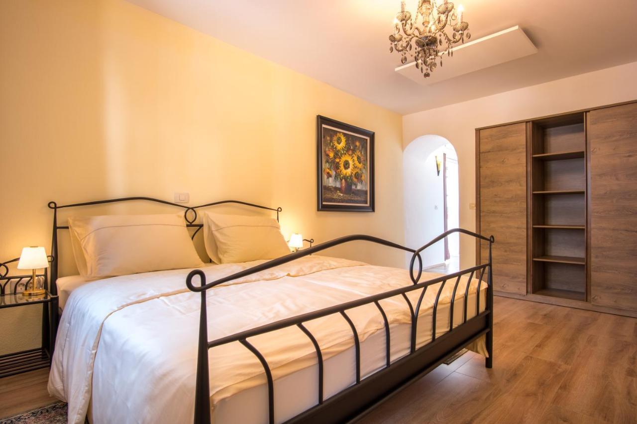 Vila Radolca Apartments & Rooms Радовлица Экстерьер фото