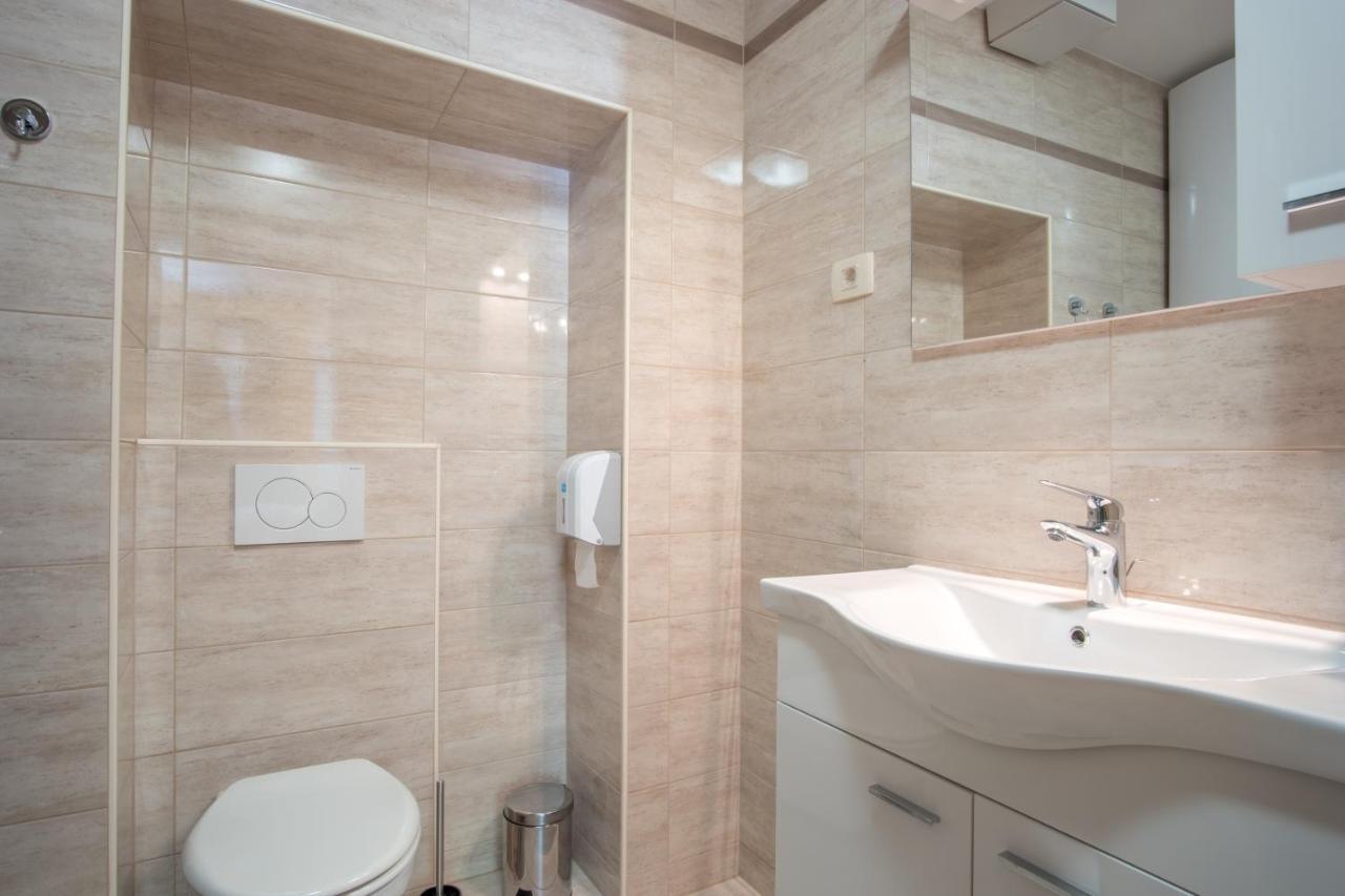 Vila Radolca Apartments & Rooms Радовлица Экстерьер фото