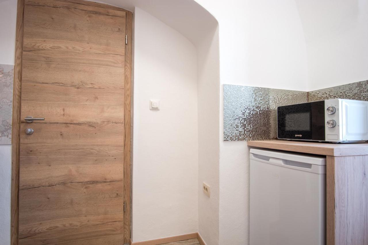 Vila Radolca Apartments & Rooms Радовлица Экстерьер фото