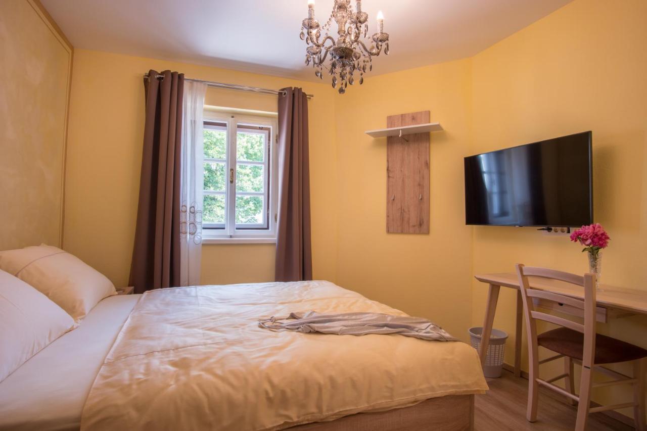 Vila Radolca Apartments & Rooms Радовлица Экстерьер фото