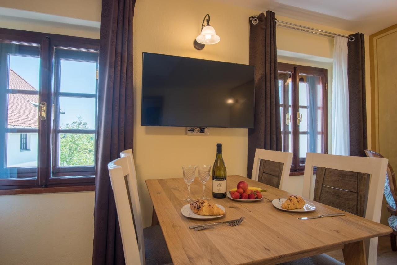 Vila Radolca Apartments & Rooms Радовлица Экстерьер фото
