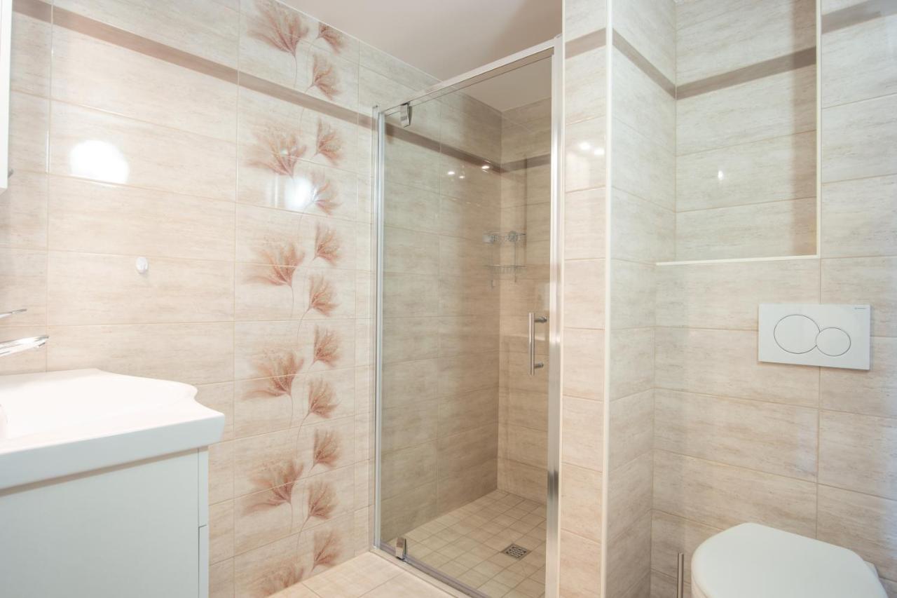 Vila Radolca Apartments & Rooms Радовлица Экстерьер фото