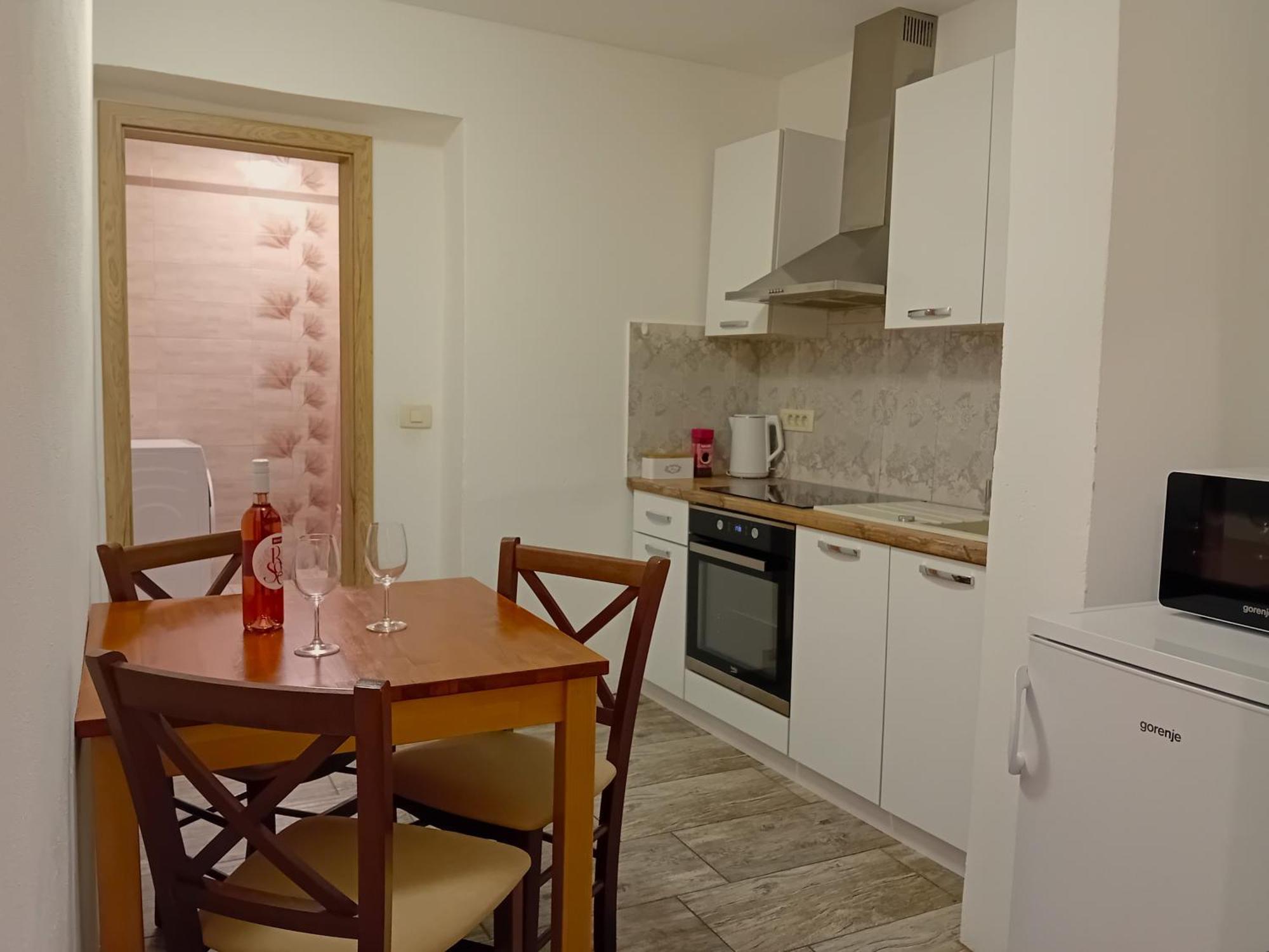 Vila Radolca Apartments & Rooms Радовлица Экстерьер фото