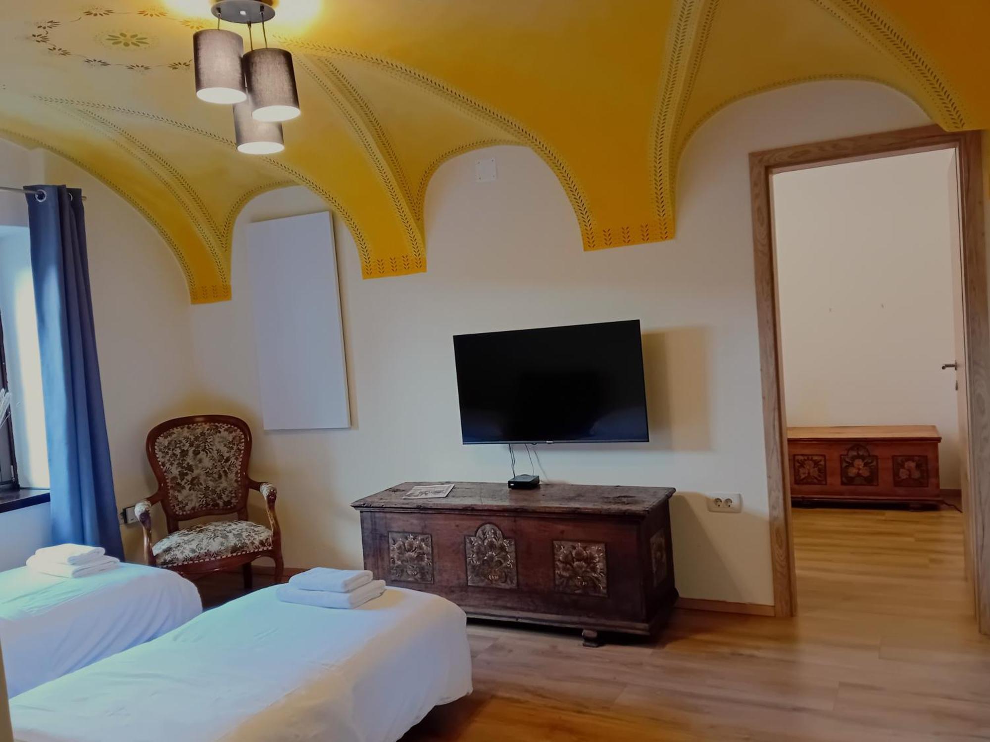 Vila Radolca Apartments & Rooms Радовлица Экстерьер фото
