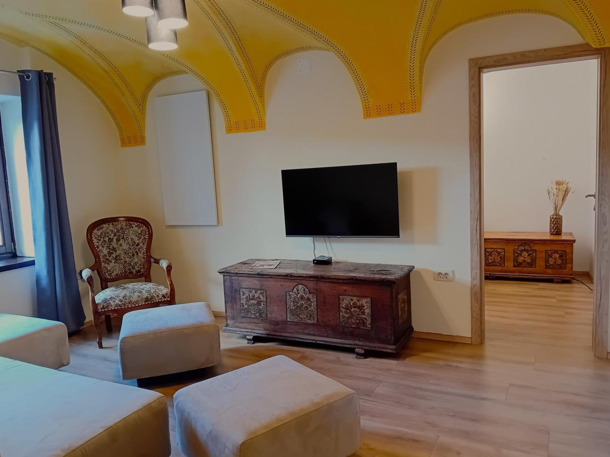 Vila Radolca Apartments & Rooms Радовлица Экстерьер фото